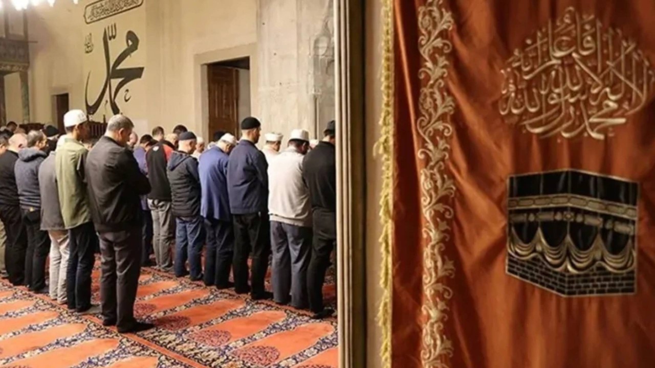 Sevdiklerinize gönderebileceğiniz en güzel, yeni, eski, anlamlı, kısa ve resimli Cuma mesajları