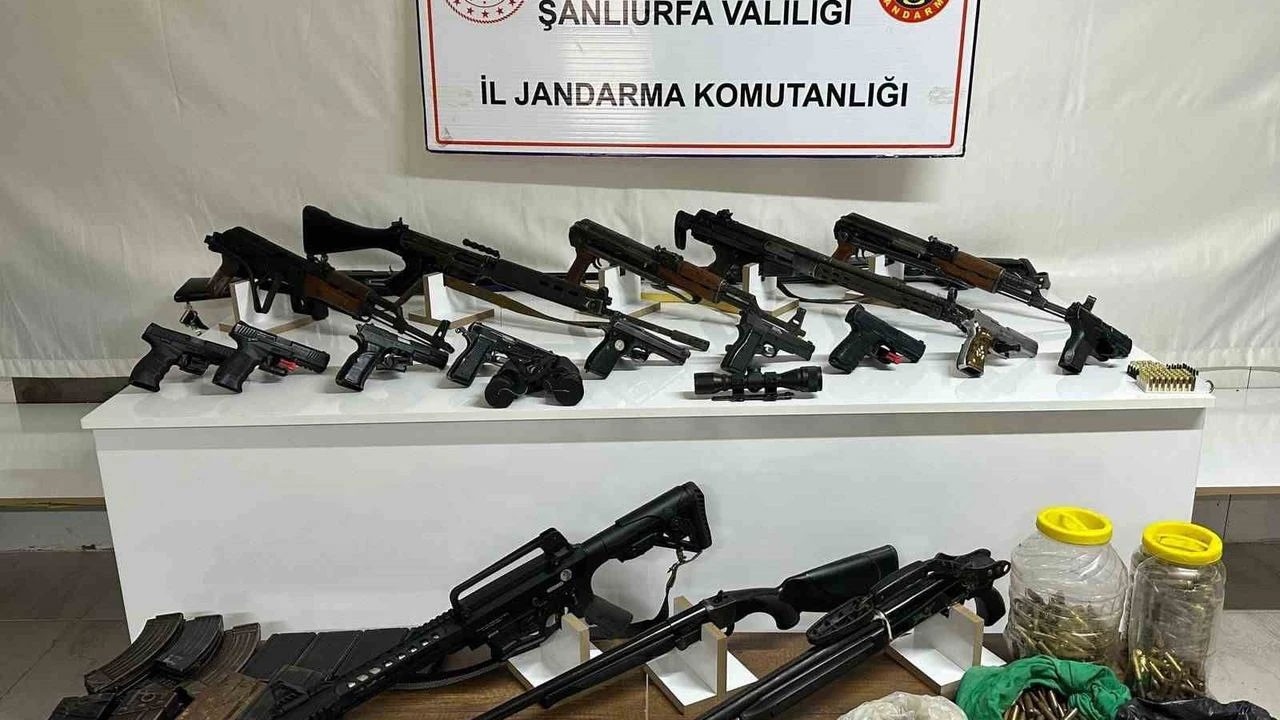 24 adrese eş zamanlı baskın! Silah kaçakçılığı operasyonu: 22 kişi gözaltına alındı