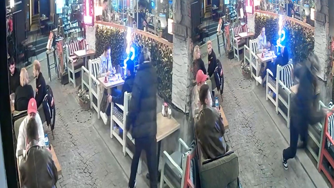 İstanbul'un göbeğinde dehşet! Eşi ile oturan adama silahlı saldırı