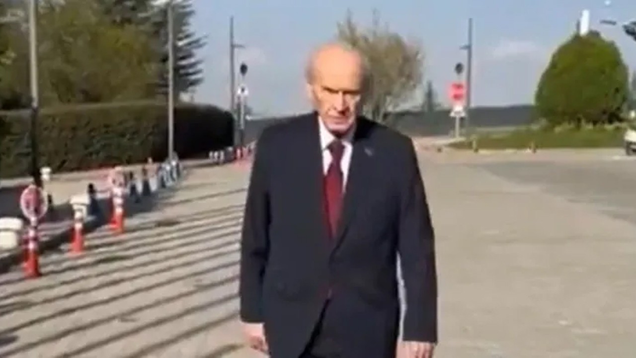 MHP'den dikkat çeken paylaşım! 'Hele durma yürü sen, daha yolun yarısı var'