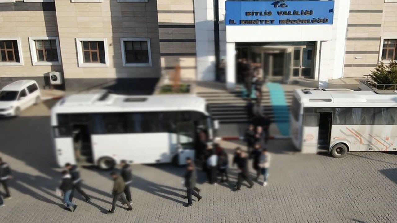 Organizatörlerin sinsi oyunu hüsranla bitti! Bu kez 'Joker'i polis yaptı!