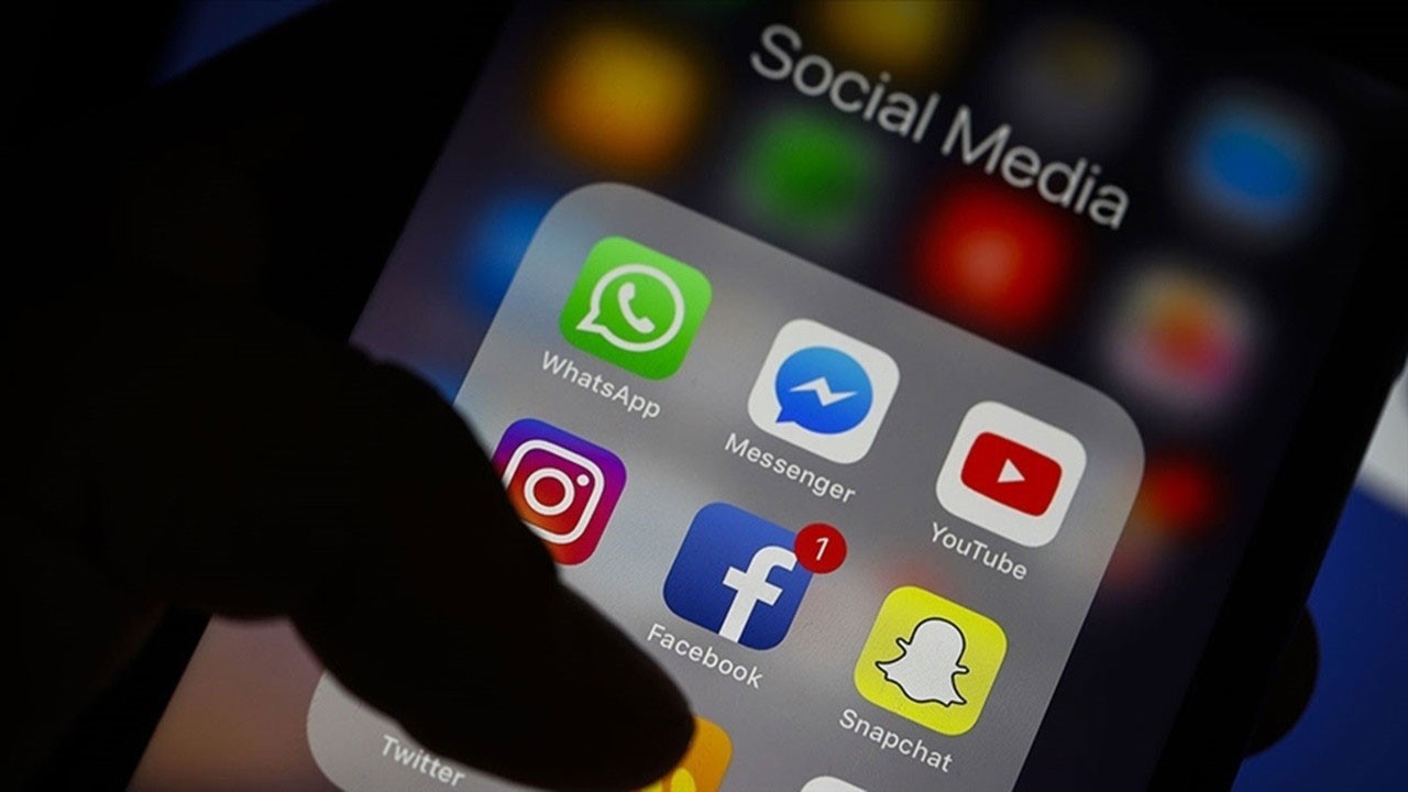 Yargı 'cinsel taciz' dedi! Öpücük emojisi gönderen şüpheli için karar