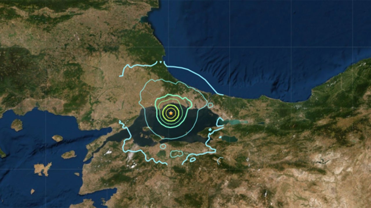 İstanbul'da 6.2 büyüklüğünde deprem! Valiliklerden peş peşe açıklamalar