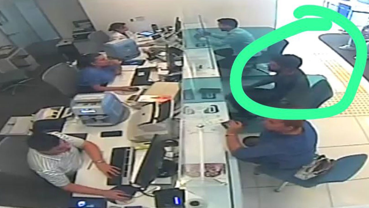 Banka müşterilerini dolandırmışlardı! Mağdurların telefonlarına böyle sızmışlar…