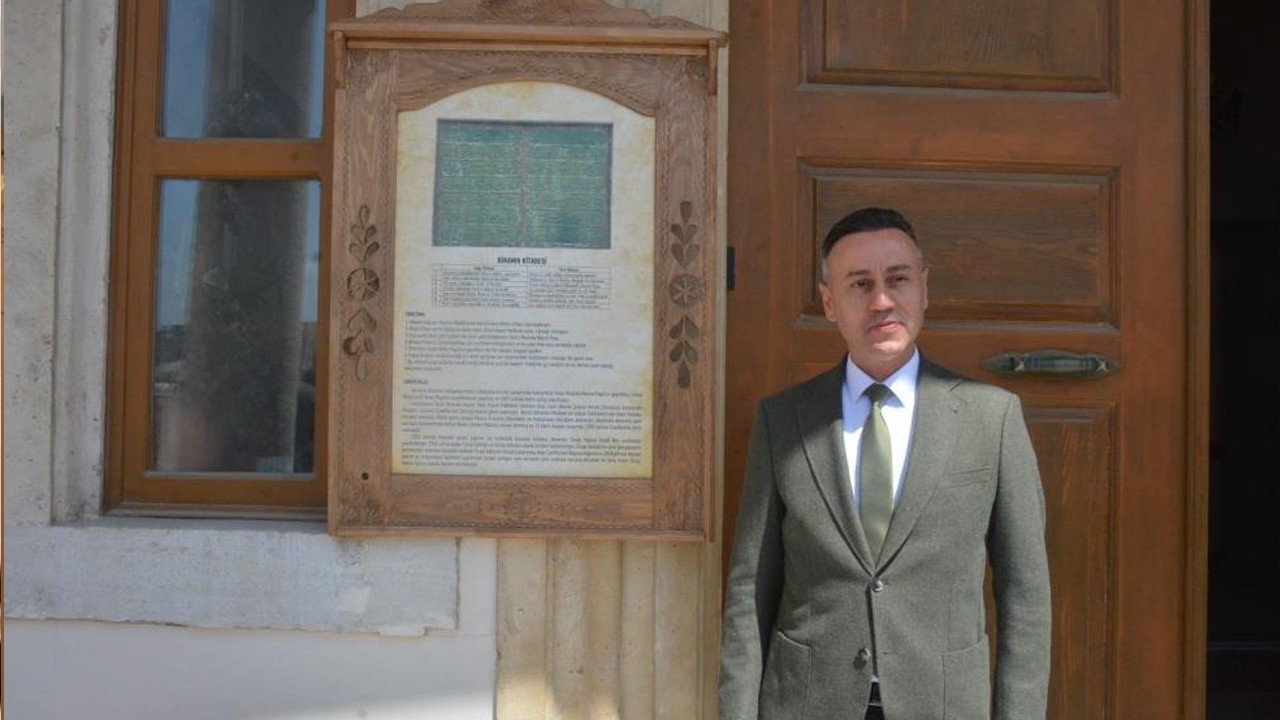 Adliye girişine asıldı! Başsavcı Pektaş'tan 'Tarihi' adım