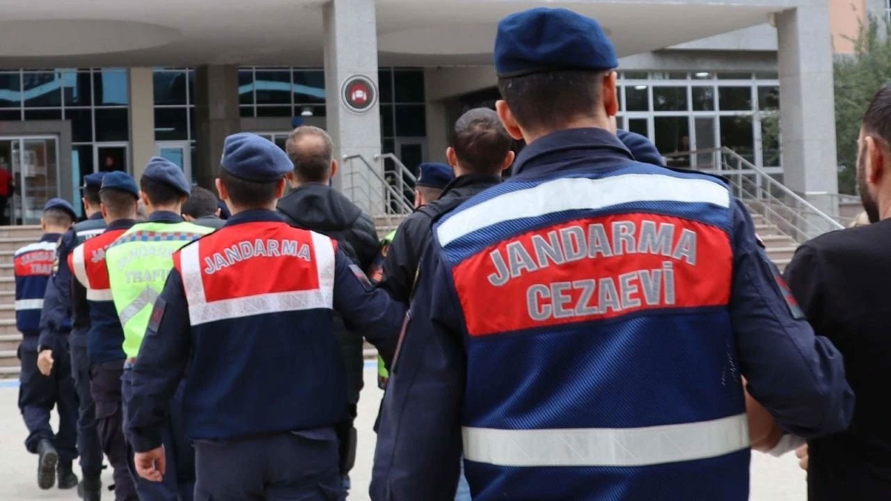 İzmir'deki orman yangınından kaçak kazı çıktı! Tutuklandılar!