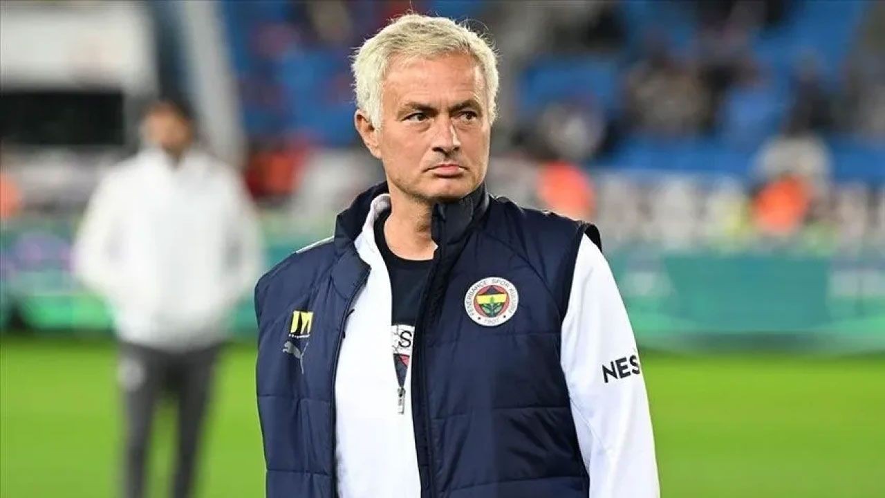 Fenerbahçe'de sürpriz görüşme! Mourinho'nun yerine Montella mı geliyor? - Resim: 1