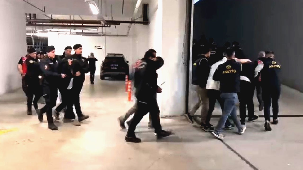 Paravan şirket oyunu hapiste bitti! Milyarlık vurgun yapmışlar