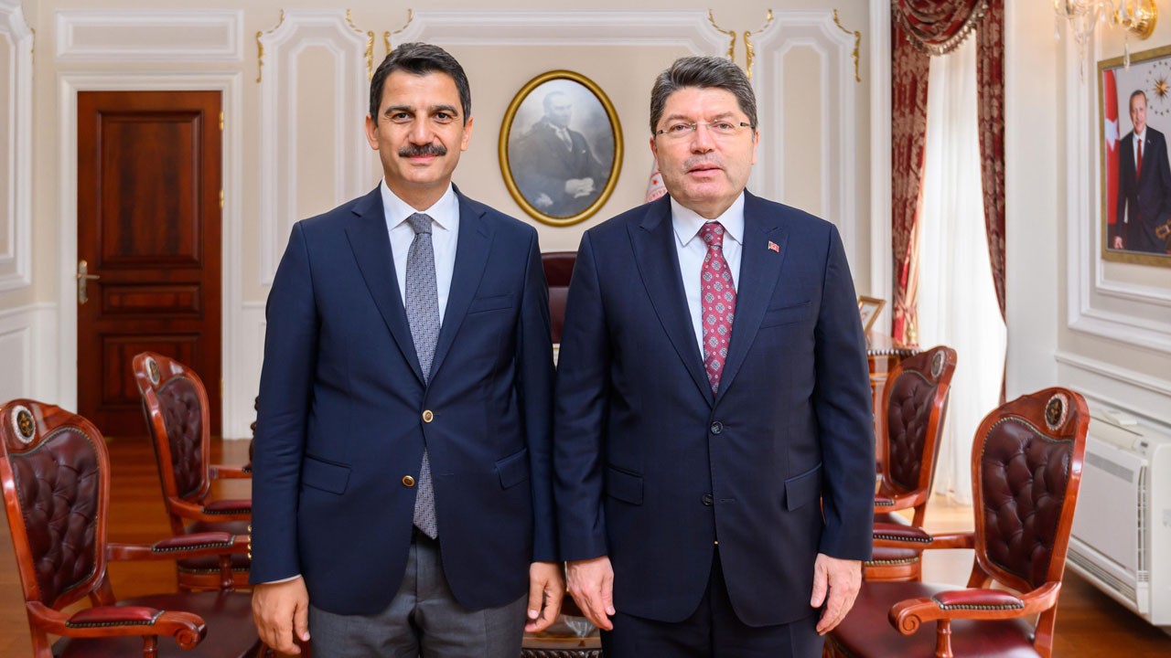 Bakan Tunç, HSK üyeliğine seçilen Kuloğlu'nu kabul etti