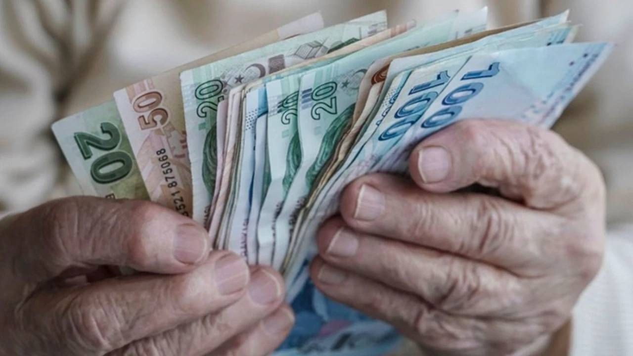 7.200 günü aşan emekliye müjde: Prim günü çok olana %10’a varan ek ödeme geliyor! - Resim: 1