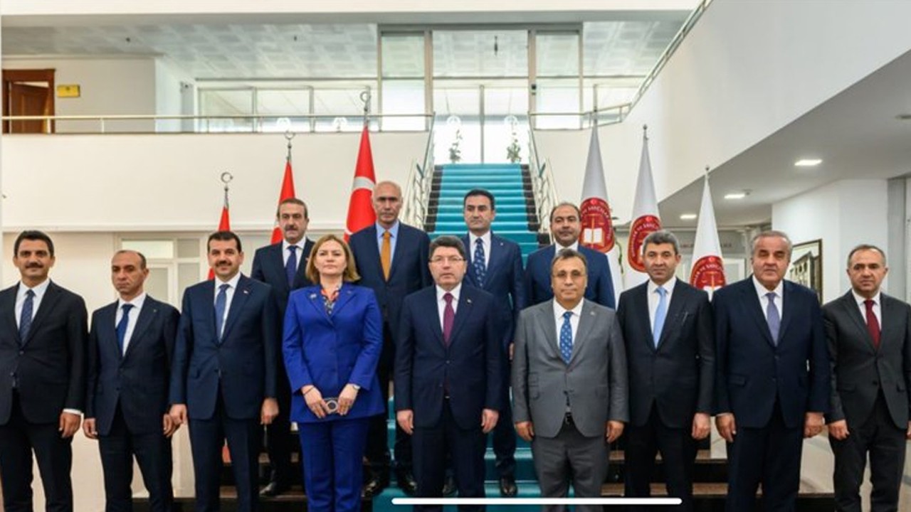 HSK üyesi Seyfi Han paylaştı! "Vira bismillah"