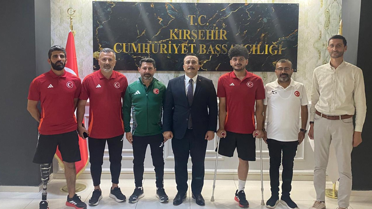 Eurocup öncesi Ampute Milli Takımdan Başsavcı Eren'e nezaket ziyareti!