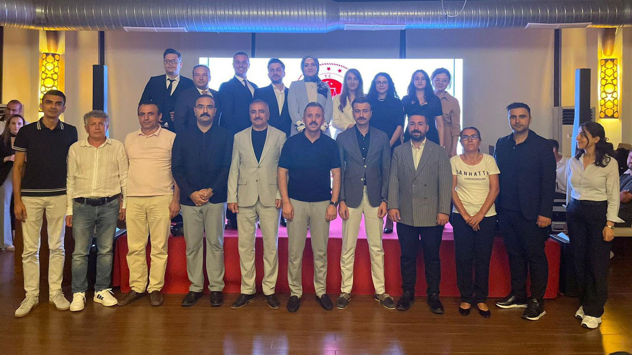 Kemer'de yargı mensuplarına anlamlı veda!