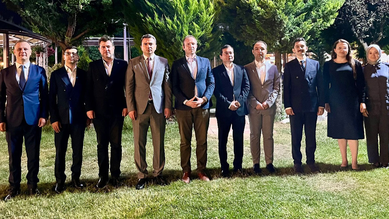 İnegöl'de atanan yargı mensuplarına veda yemeği!