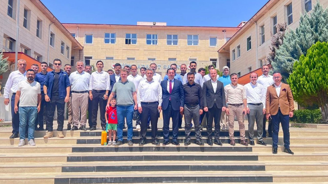 Siirt Adliye bahçesinde duygusal anlar! Başsavcı Sarıca veda etti