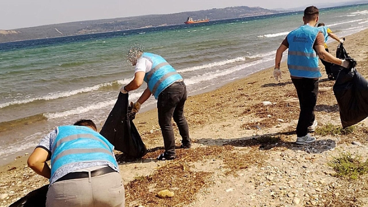 Kepez Sahilinde yükümlülerden derin temizlik