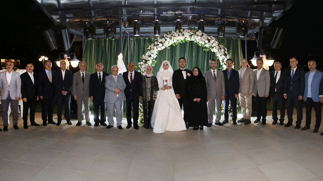 Siyasetçi Kara'nın kızı evlendi! Yargı ve siyaset dünyasını buluşturan düğün