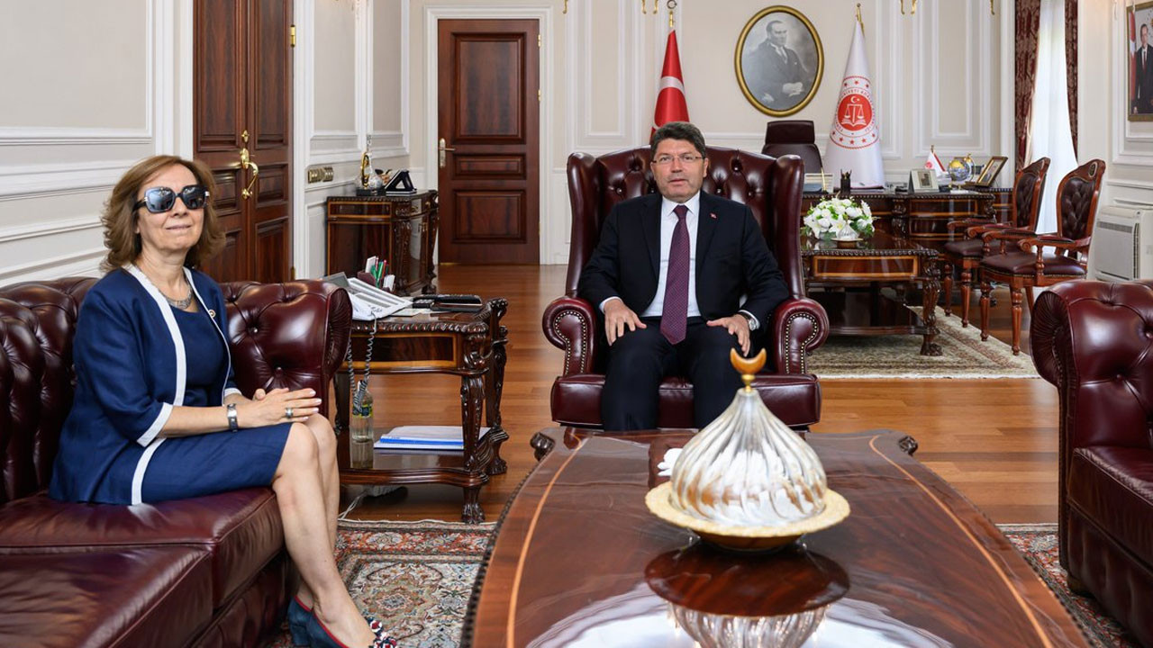 Bakan Tunç ile TBMM Anayasa Komisyonu Başkanı Prof. Dr. Özbudun bir araya geldi!