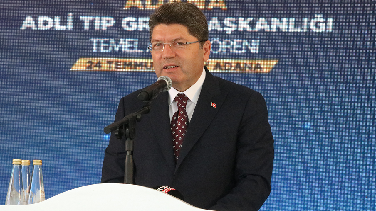 Bakan Tunç, Adana'daki temel atma töreninde konuştu! "Adalet sarayı sayısı 78’den 382'ye çıktı"