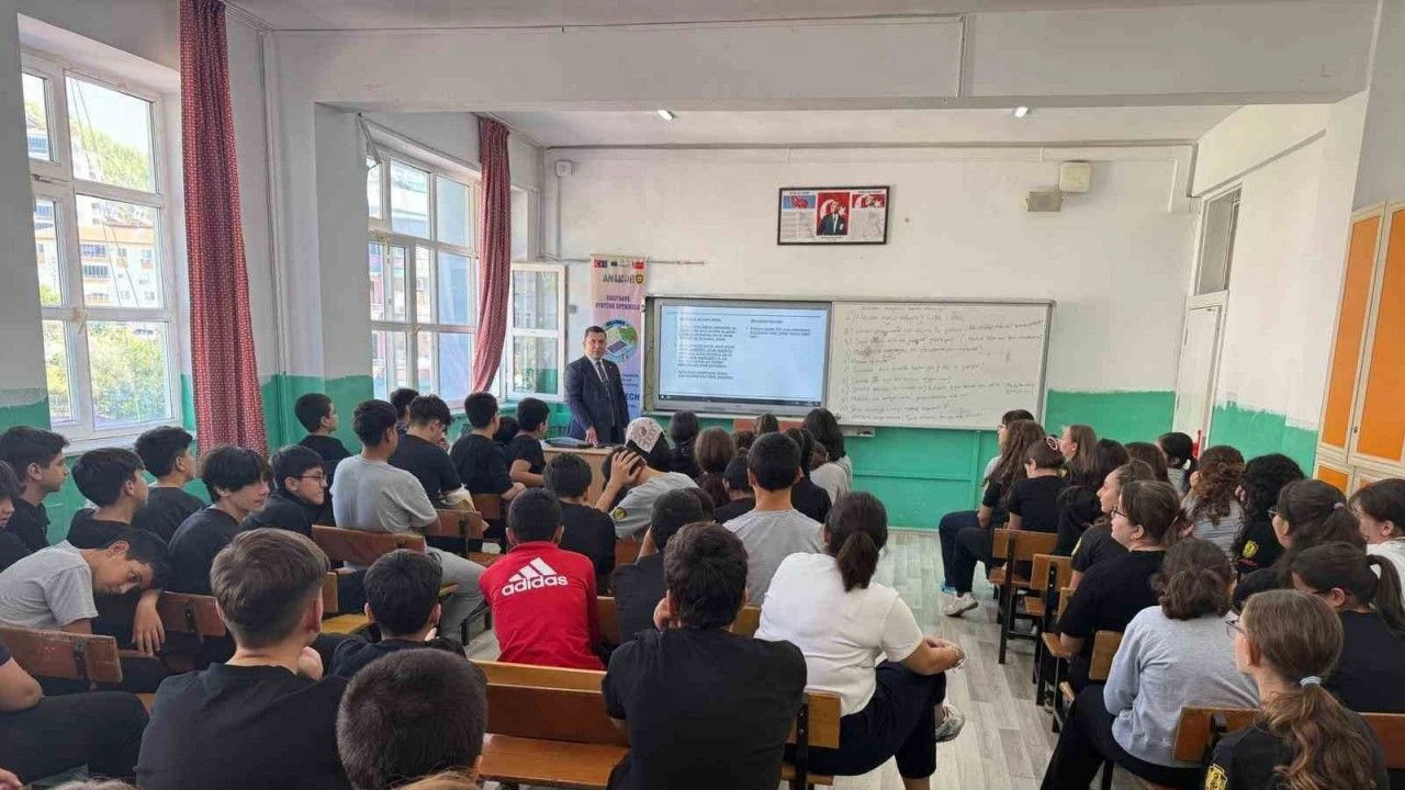 Anamur Başsavcısı Çatlı öğrencilerle buluştu! Savcılık mesleğini tanıttı