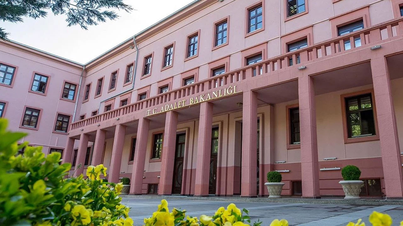 Adalet Bakanlığı Görevde Yükselme ve Ünvan Değişikliği sınavı sona erdi!