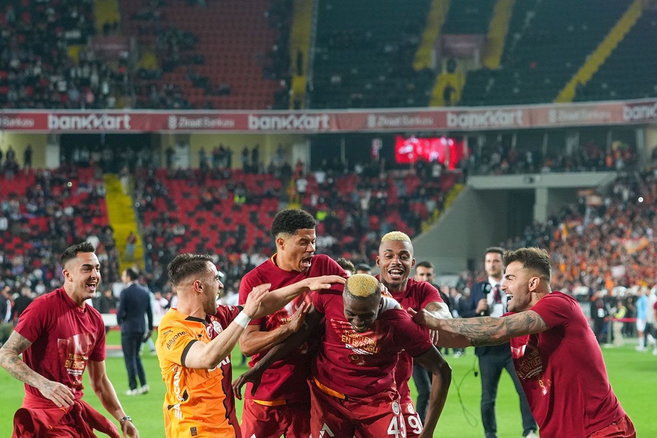 GALATASARAY SON DAKİKA HABERİ: Galatasaray dev gelirin sahibi oldu! Şampiyonluk sonrası para yağacak - Resim: 1