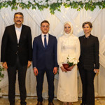 Hakkari Valisi Ali Çelik, hakim ve savcı çiftin nikahına katıldı