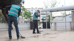 Denetimli serbestlik hükümlüleri, camileri ve mezarlıkları temizledi