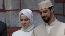 Kızıl Goncalar’a veda zamanı: Gözyaşları sel olacak! Zeynep ve Cüneyd'in yolculuğu başlıyor!