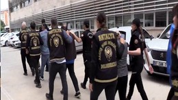 Bakan Yerlikaya duyurdu! 17 ilde dolandırıcılık operasyonu