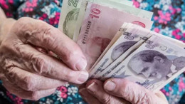 Emekliye bayram sürprizi! İkramiye takvimi netleşti: Maaş erken yatıyor!