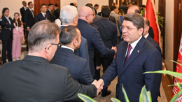 Bakan Tunç tek tek tebrik etti! Adalet Bakanlığı'nda bayramlaşma töreni