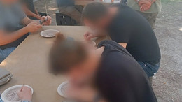 Başsavcılık öncülük etti! Yükümlüler önce müze gezdi sonra seramik boyadı