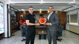 Başsavcı Altıntaş'tan Emniyet'e veda ziyareti! Karşılıklı hediye takdiminde bulunuldu