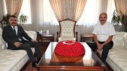 Başsavcı Şahingöz'den Vali Canalp'a veda ziyareti! İlin simgesini hediye etti