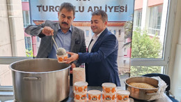 Turgutlu Adliyesi aşure etkinliğinde buluştu! Başsavcı Yalçınöz dağıttı!