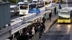 Bugün toplu taşıma ücretsiz mi? 9 Günlük bayram tatilinde otobüs, metro ve metrobüs bedava mı olacak?