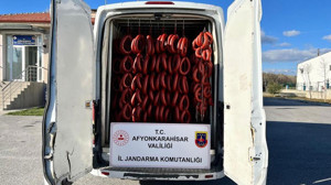 Tonlarca sağlıksız sucuk ele geçirildi! Piyasaya sürülmeden yakalandı