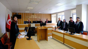 Hukuk bilgilerini pratiğe döktüler! Geleceğin yargı mensupları 'farazi' davada