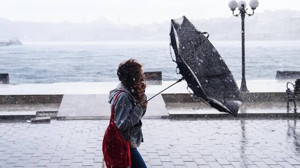 Meteoroloji’den İstanbul’a çamurlu yağmur, 4 ile sarı alarm! Sıcaklık 8 derece birden düşecek!