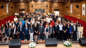 İzmir Adliyesi'nden kadına şiddete karşı sıkı tedbir! Savcı sayısı 4'ten 9'a çıkarıldı