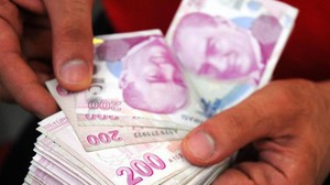 6,3 milyar TL’lik müjde! Bayram harçlığı erken geldi: Engelli ve yaşlı maaşları hesaplarda!