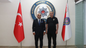 Başsavcı Osman Kara'dan Emniyet'e veda ziyareti! Müdür Kurt plaket takdim etti