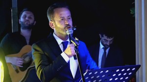 AYM Üyesi Yaşar'ın mutlu günü! Oğlunun düğününde 'Ey Oğul' şarkısını seslendirdi