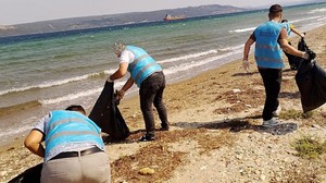 Kepez Sahilinde yükümlülerden derin temizlik