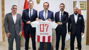 Antalyaspor’dan Başsavcı Kahveci’ye forma jesti