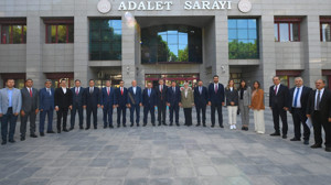 Bakan Tunç ile Vali Ustaoğlu'ndan adliyeye çıkarma