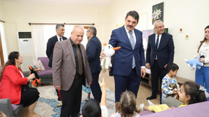 Başsavcı Altuğ Kürşat Şahin Çocuk Evleri Sitesi'nde! Hakim ve savcılarla oyuncak dağıttı