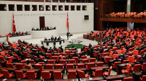 11. Yargı Paketi Meclis’e sunulmadan ertelendi: Trafik cezaları ve sanal bahis düzenlemeleri beklemeye alındı