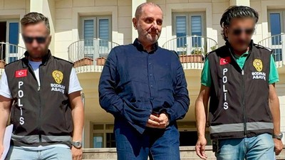Ahmet Aras’ın eski danışmanına cumhurbaşkanına hakaretten hapis cezası